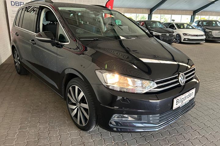 Sort VW Touran fra 2017