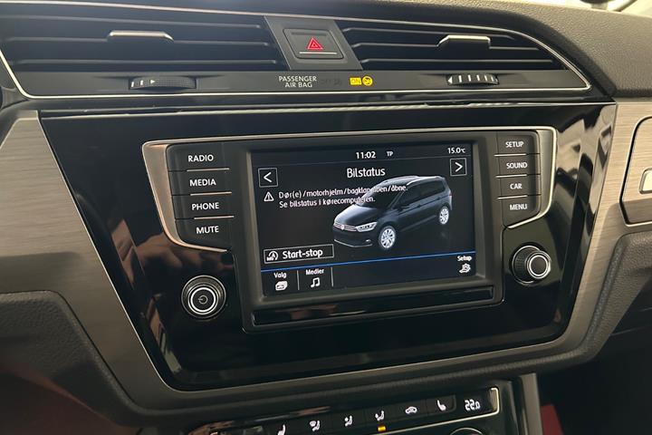 Sort VW Touran fra 2017