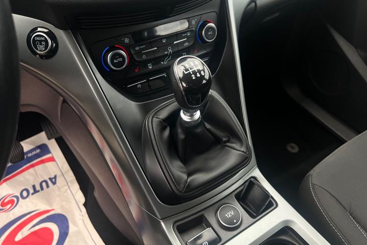 Grå Ford Kuga fra 2017