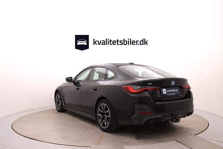 Sort BMW i4 fra 2023