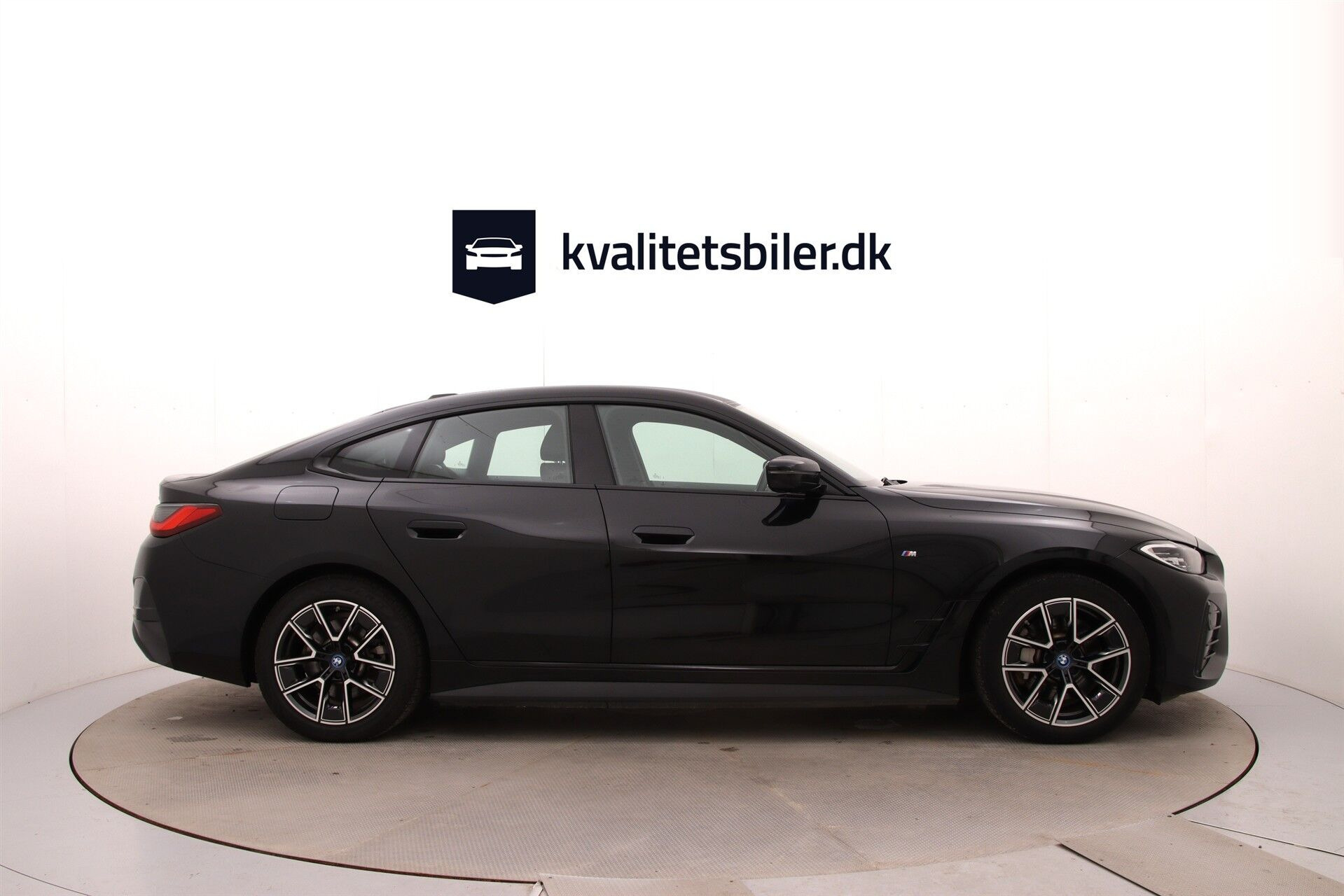 Sort BMW i4 fra 2023