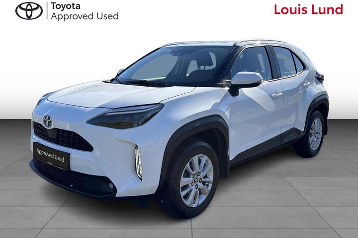 Hvid Toyota Yaris Cross fra 2022 set udefra