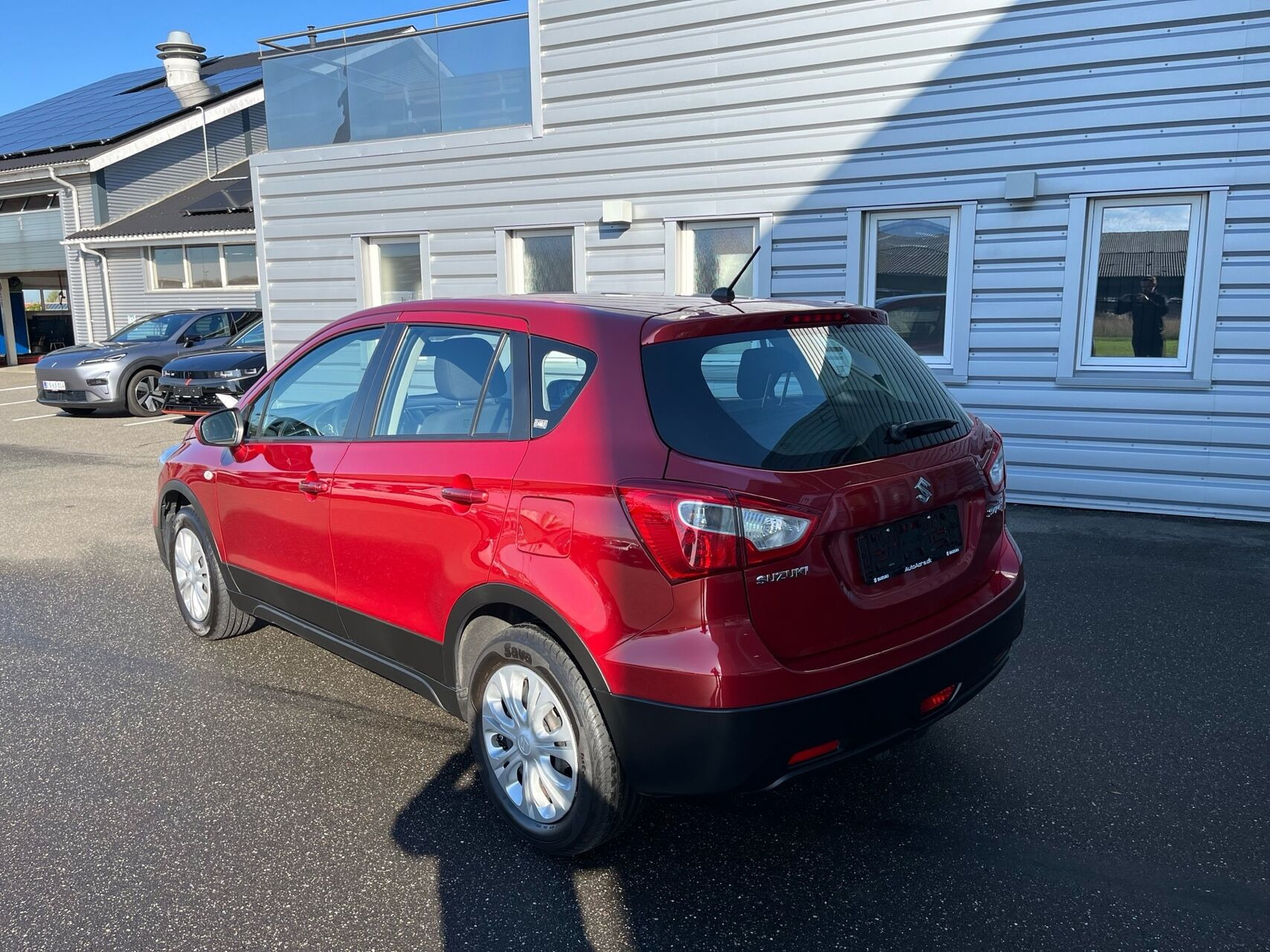 Rød Suzuki S-Cross fra 2018
