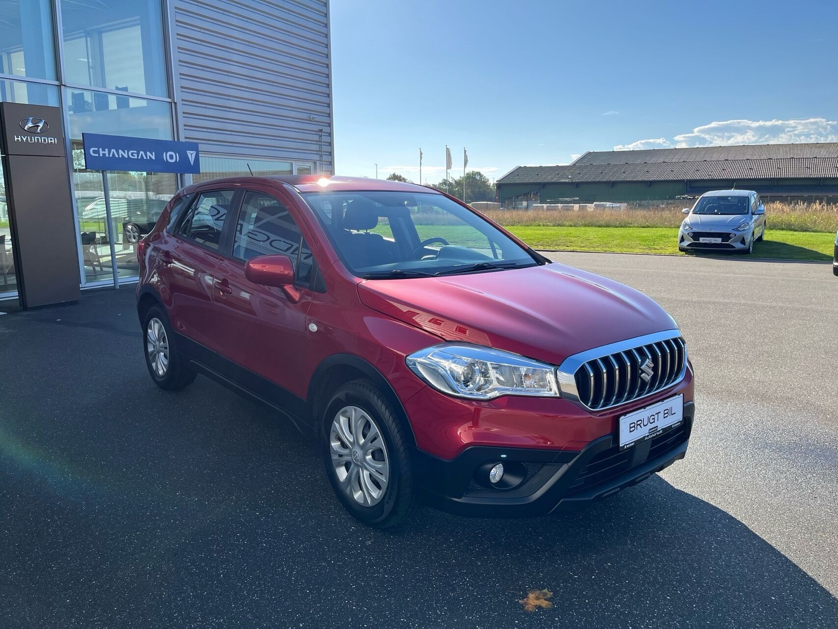 Rød Suzuki S-Cross fra 2018