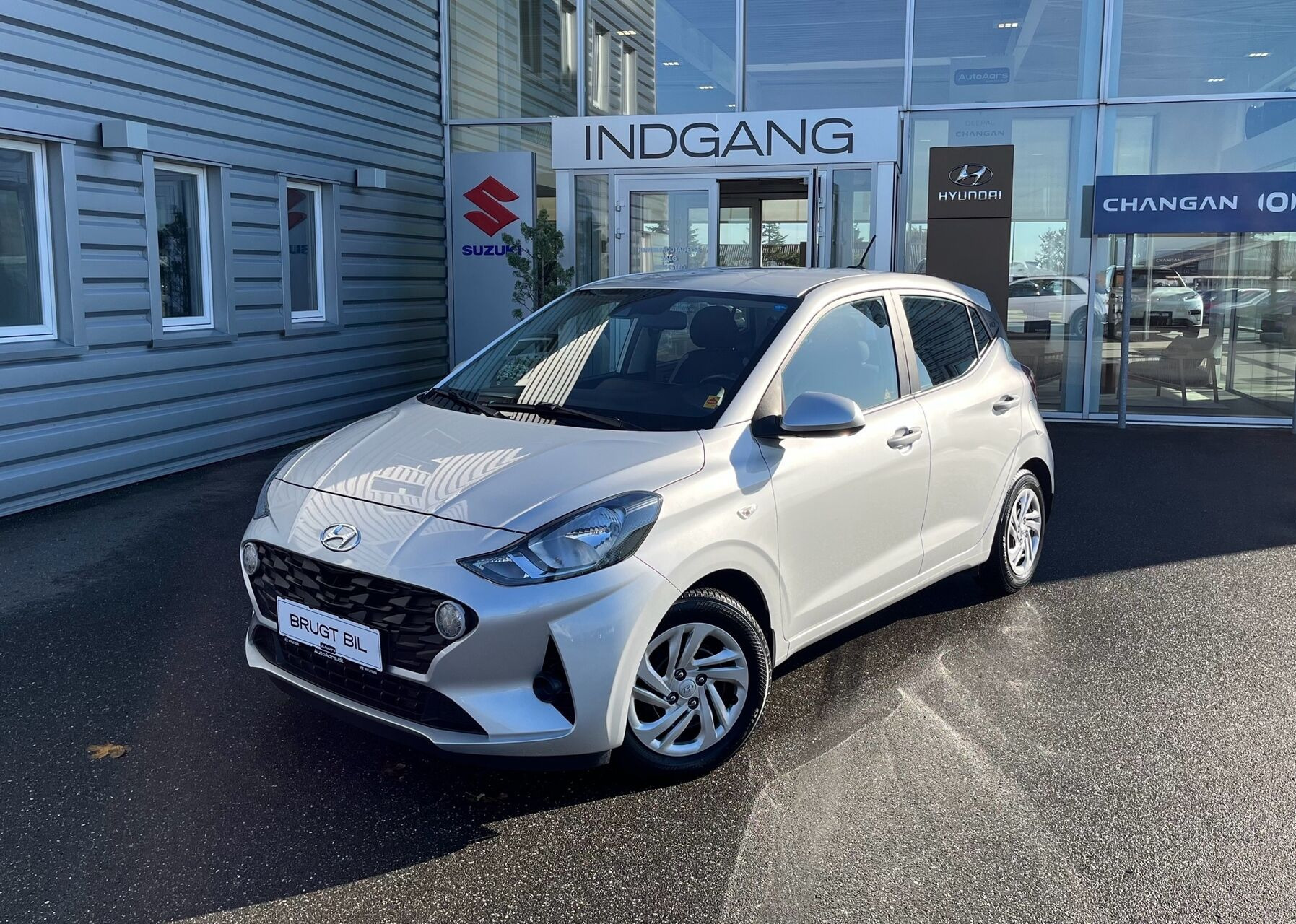 Hyundai i10 1,0 Essential AMT 67HK 5d Aut.