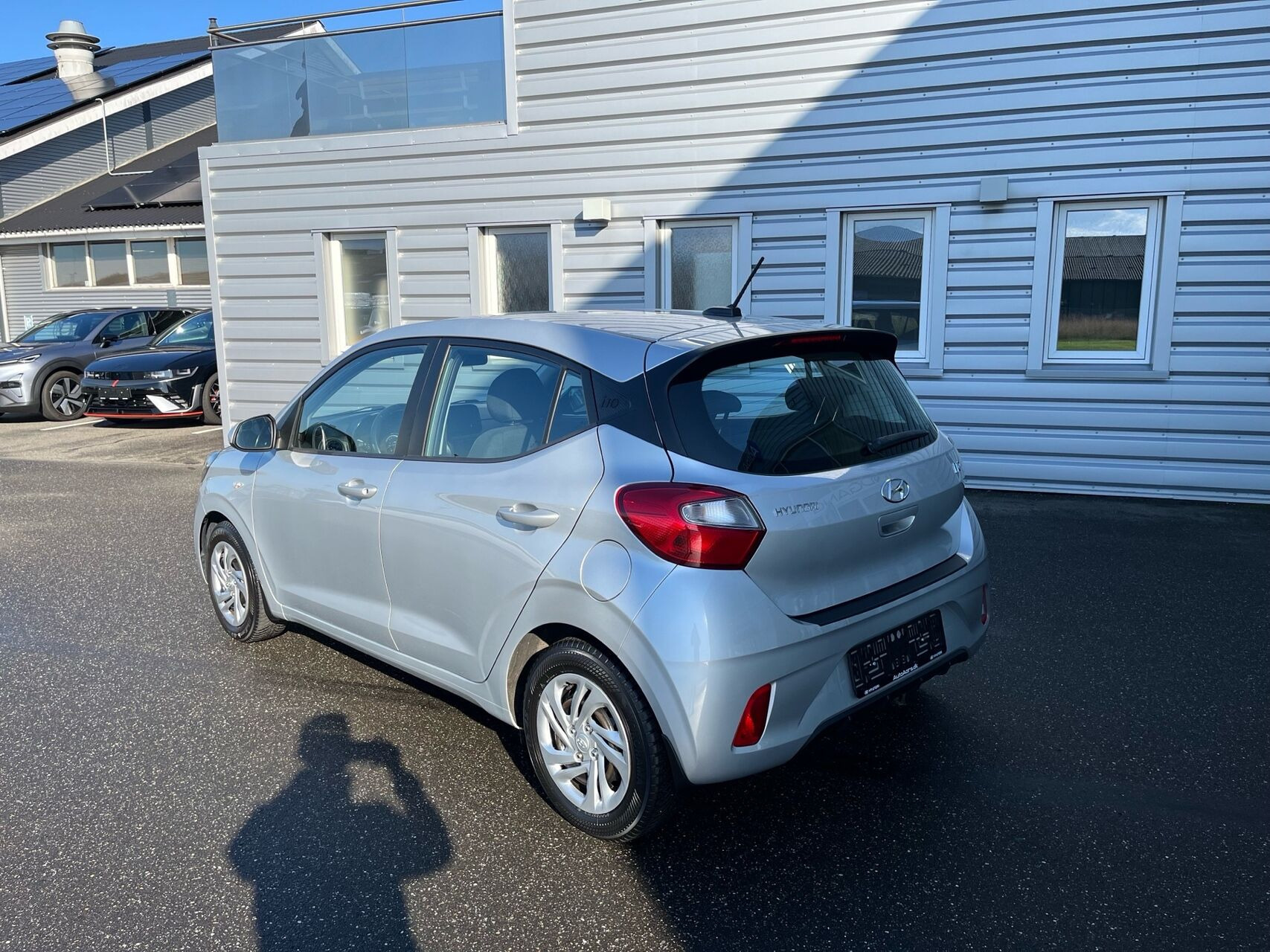 Sølv Hyundai i10 fra 2022