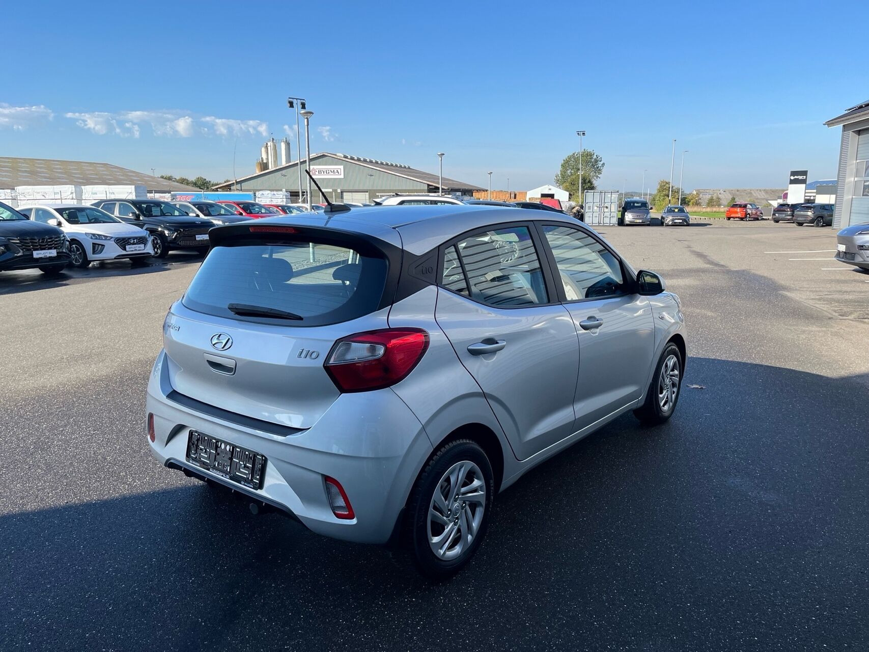 Sølv Hyundai i10 fra 2022