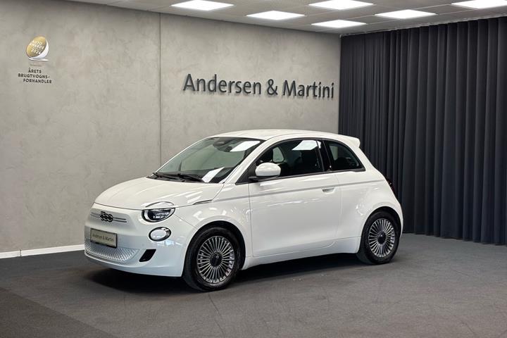 Hvid Fiat 500e fra 2023