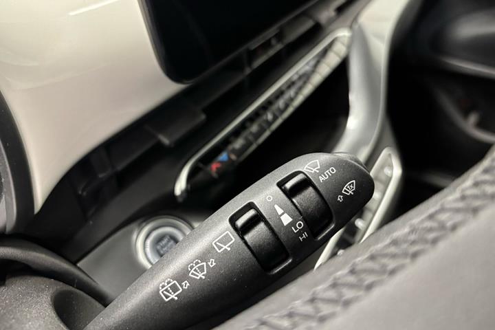 Hvid Fiat 500e fra 2023