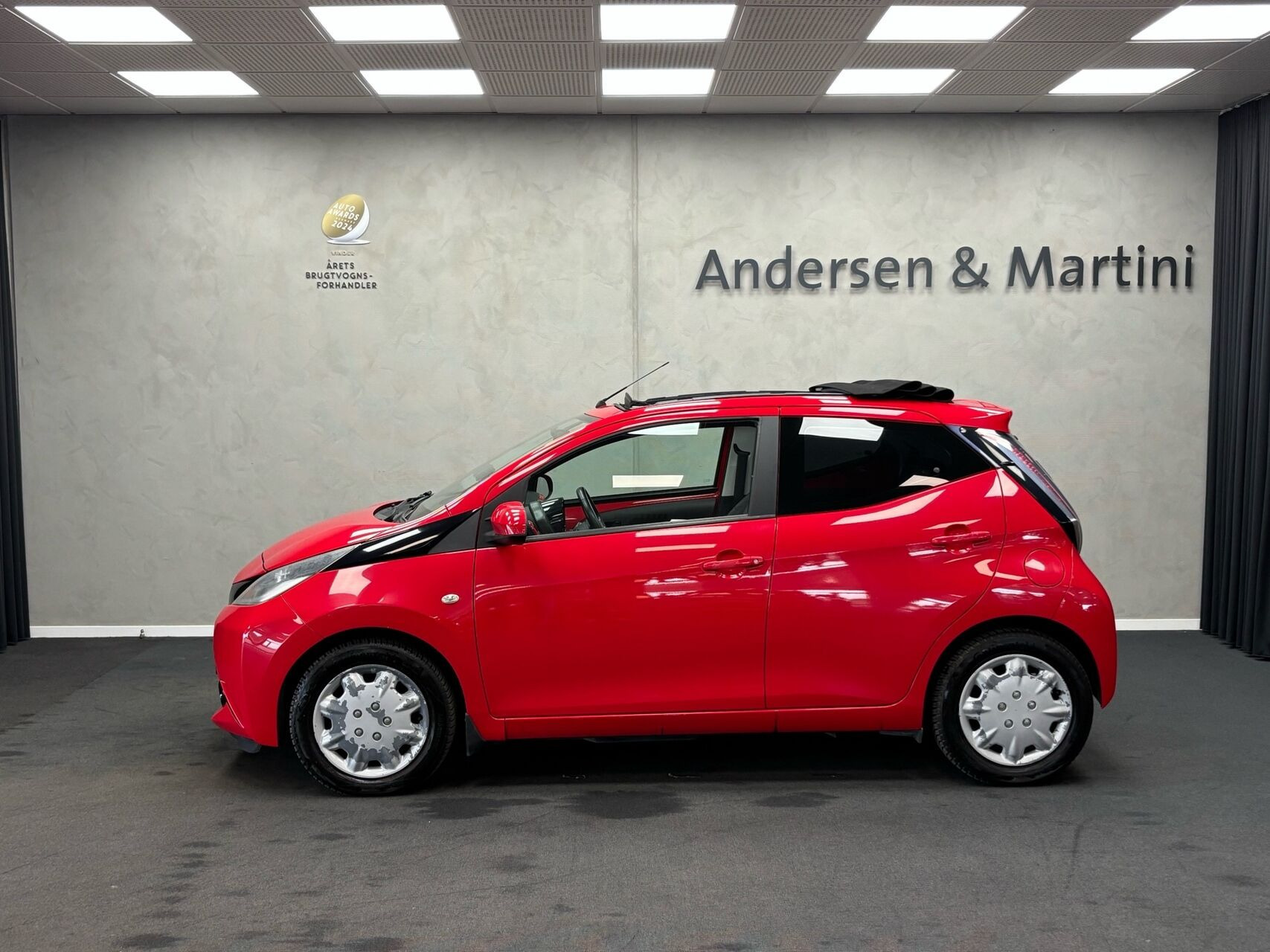Rød Toyota Aygo fra 2015