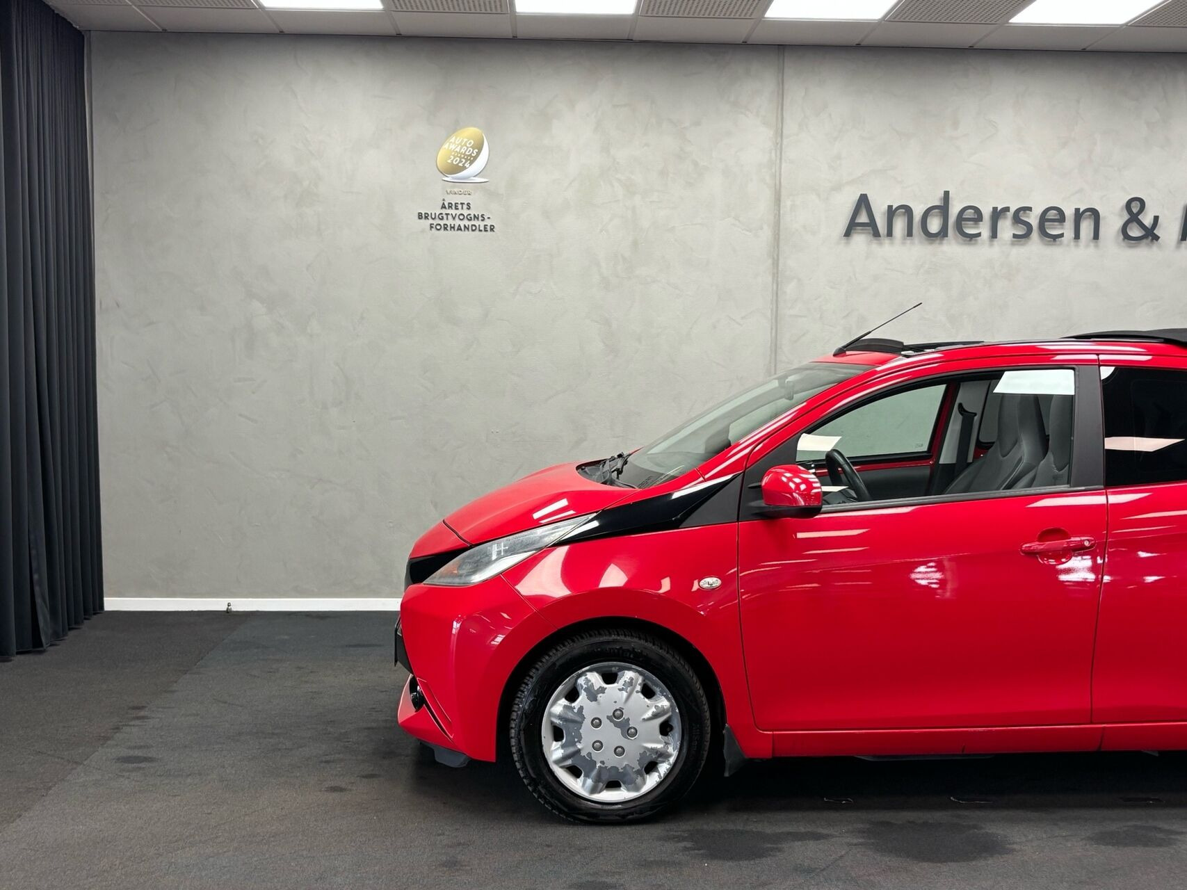 Rød Toyota Aygo fra 2015