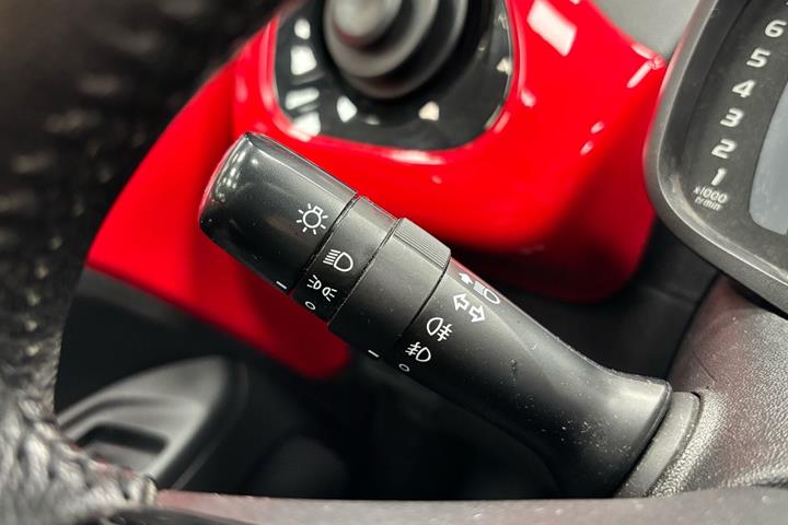 Rød Toyota Aygo fra 2015