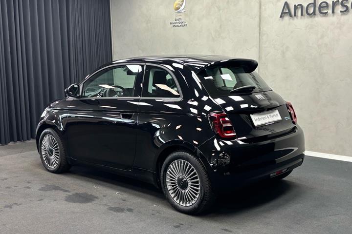 Sort Fiat 500e fra 2023