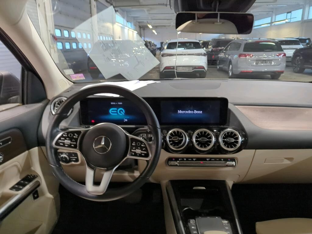 Grå Mercedes EQA250 fra 2022