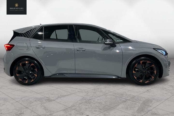 Grå Cupra Born fra 2024