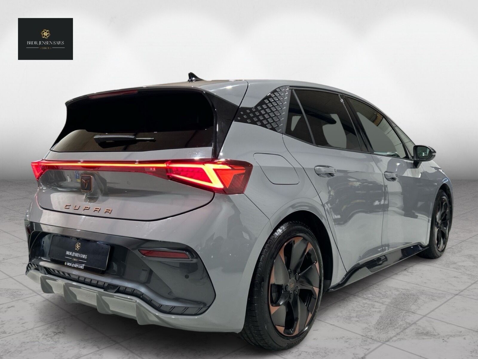 Grå Cupra Born fra 2024