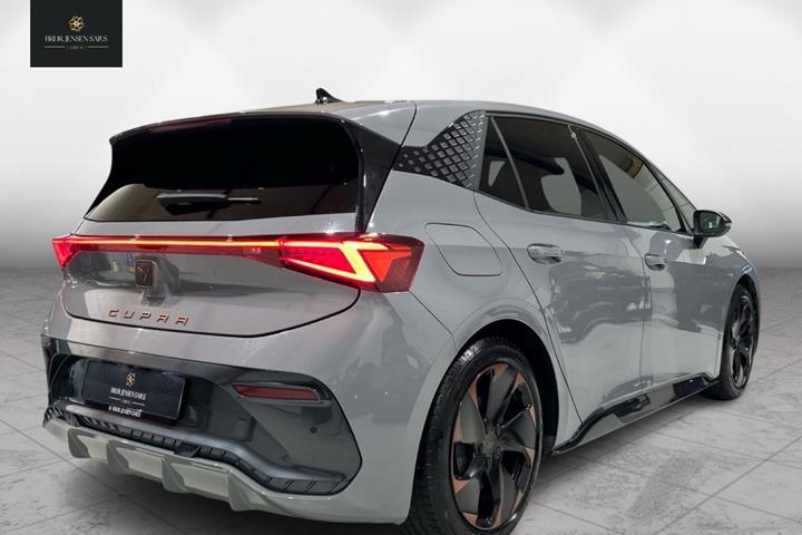 Grå Cupra Born fra 2024