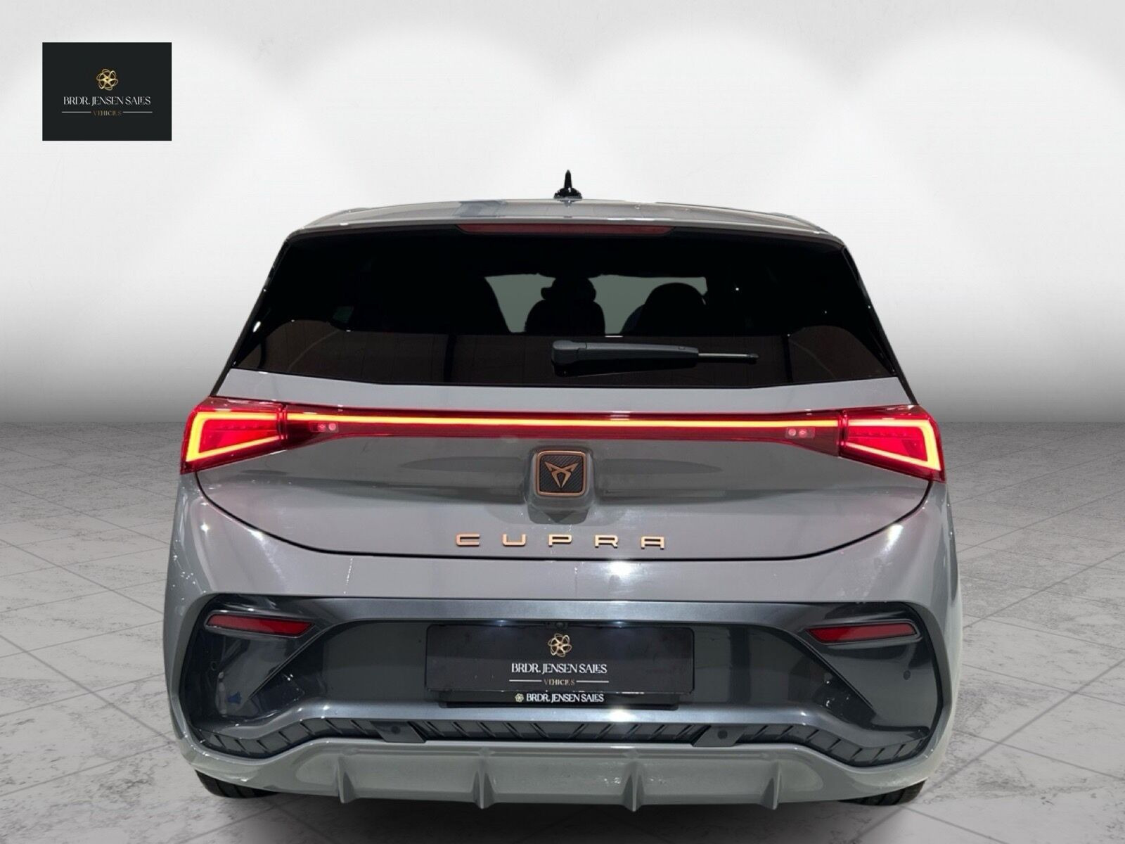 Grå Cupra Born fra 2024
