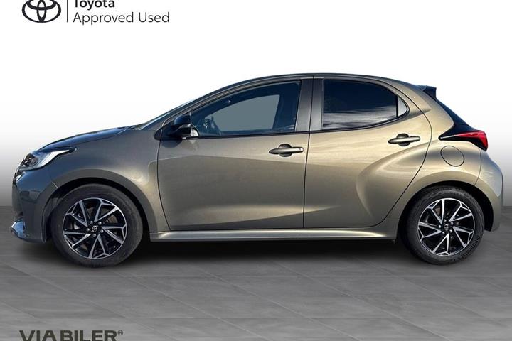 Bronze Toyota Yaris fra 2023