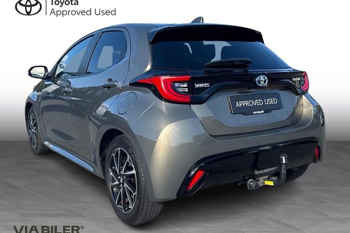 Bronze Toyota Yaris fra 2023