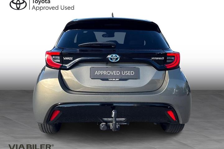Bronze Toyota Yaris fra 2023
