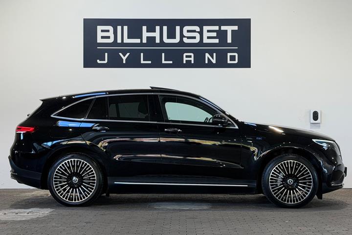 Sort Mercedes EQC400 fra 2023