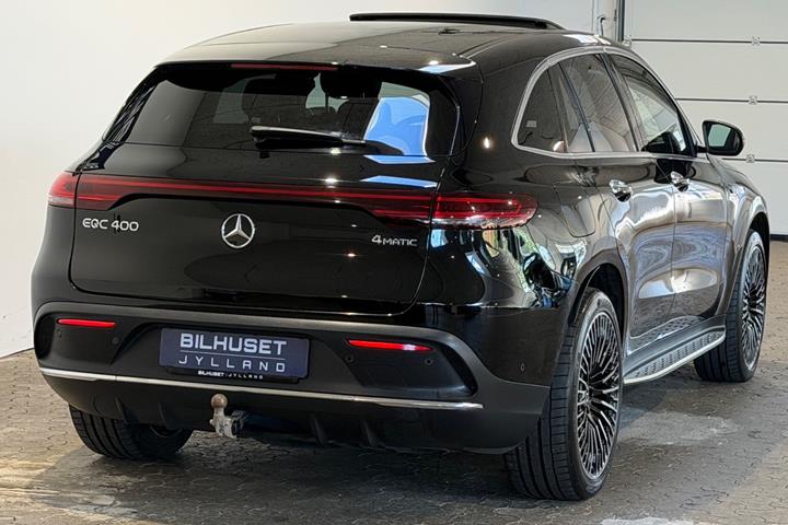 Sort Mercedes EQC400 fra 2023