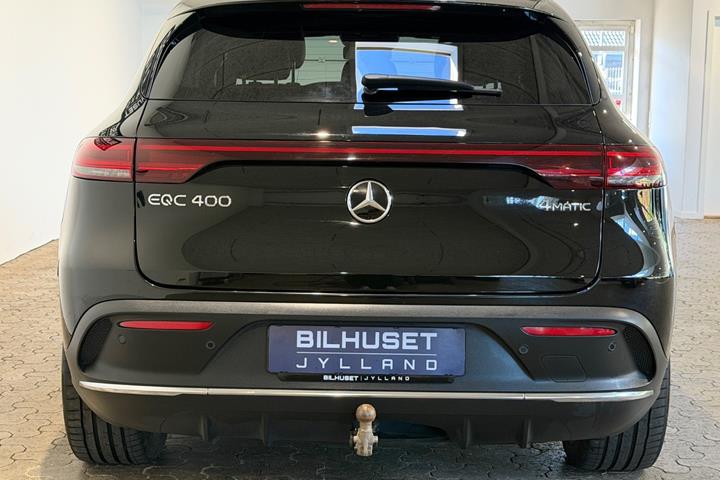 Sort Mercedes EQC400 fra 2023
