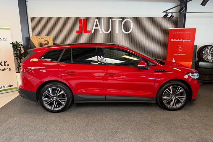 Rød Skoda Enyaq fra 2023