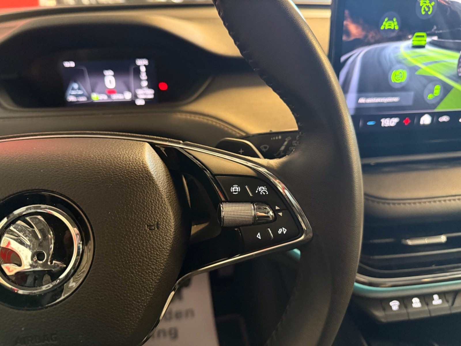 Rød Skoda Enyaq fra 2023