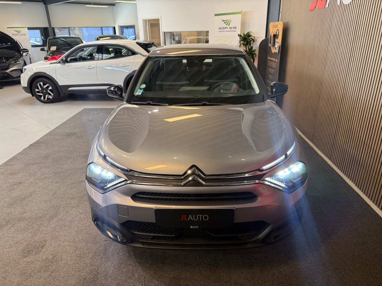 Sølv Citroën ë-C4 fra 2022