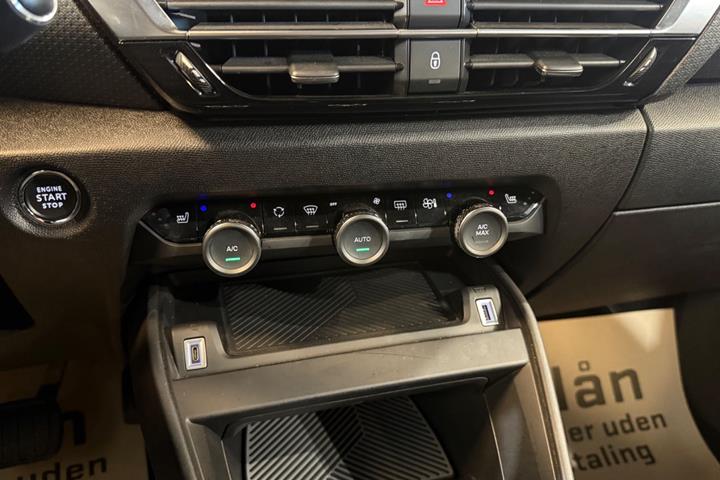 Sølv Citroën ë-C4 fra 2022