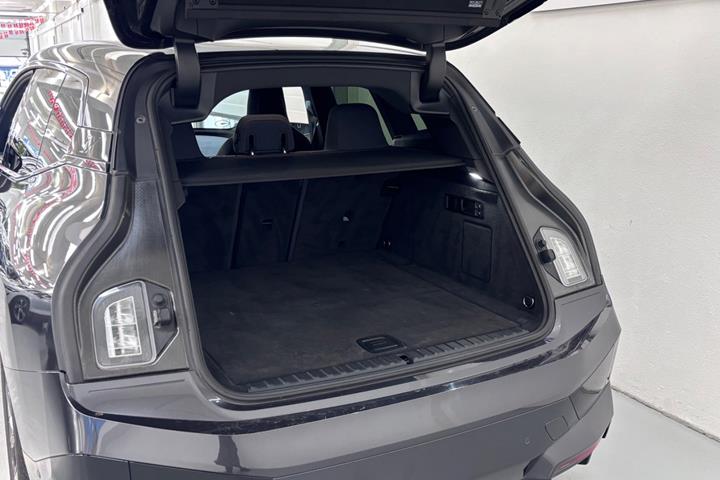 Grå BMW iX fra 2022