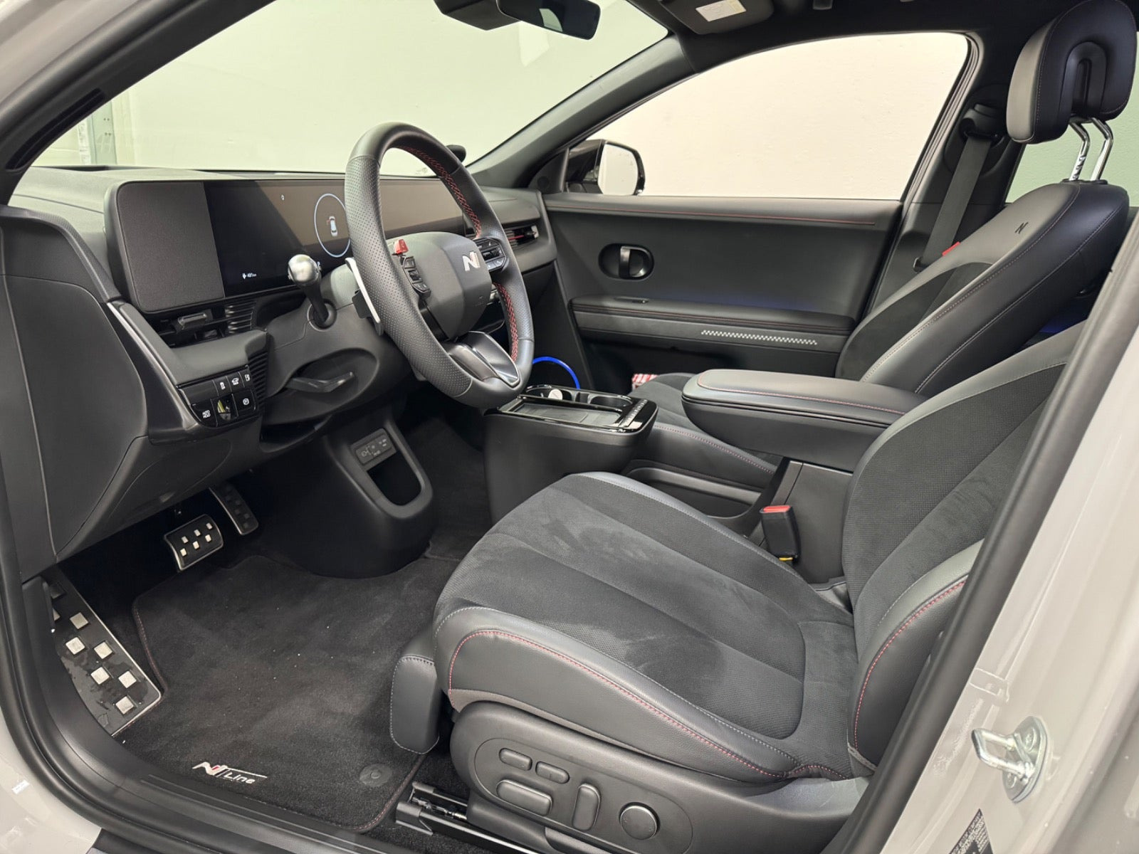 Grå Hyundai Ioniq 5 fra 2026