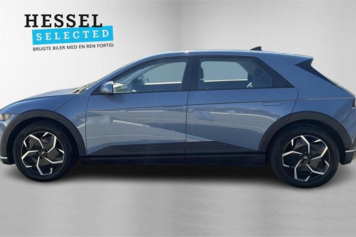 Blå Hyundai Ioniq 5 fra 2024