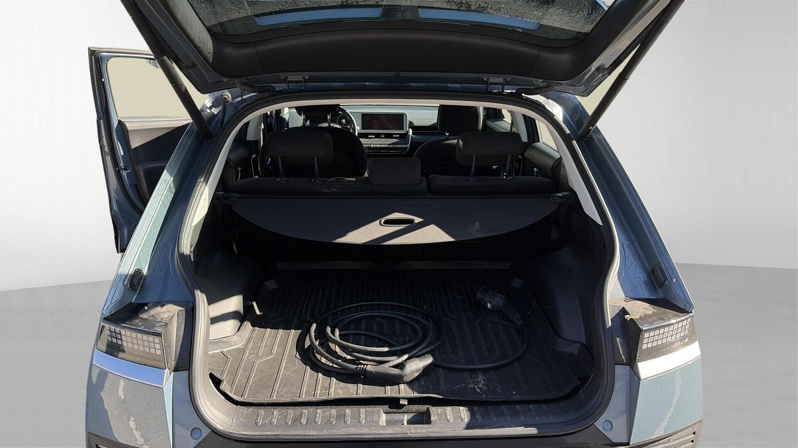 Blå Hyundai Ioniq 5 fra 2024