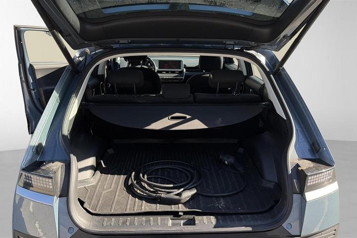 Blå Hyundai Ioniq 5 fra 2024