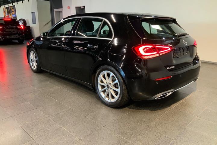Sort Mercedes A200 fra 2019