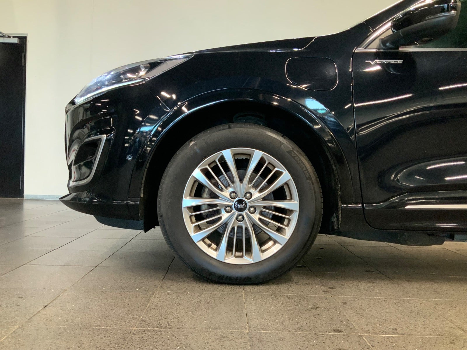 Sort Ford Kuga fra 2021