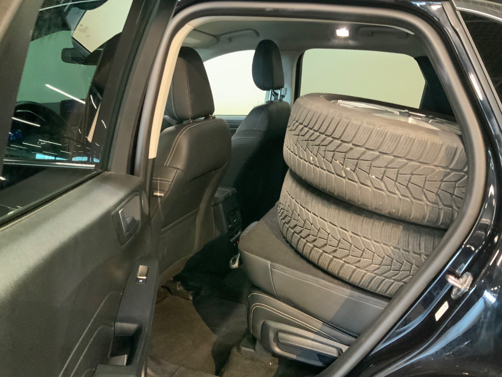 Sort Ford Kuga fra 2021