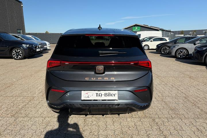 Grå Cupra Born fra 2023