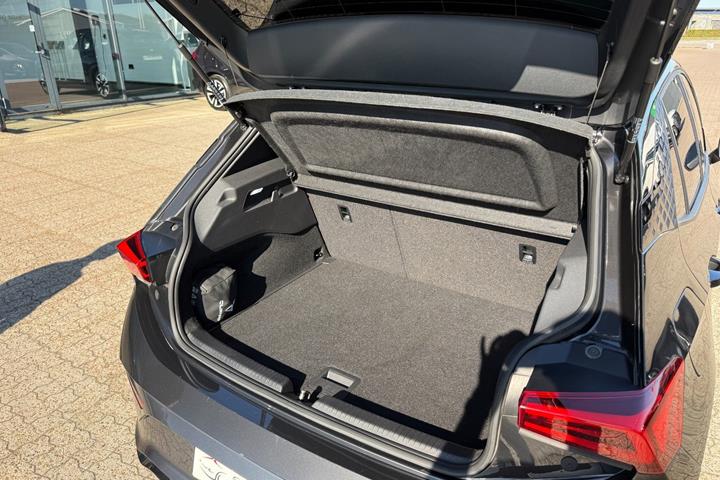 Grå Cupra Born fra 2023