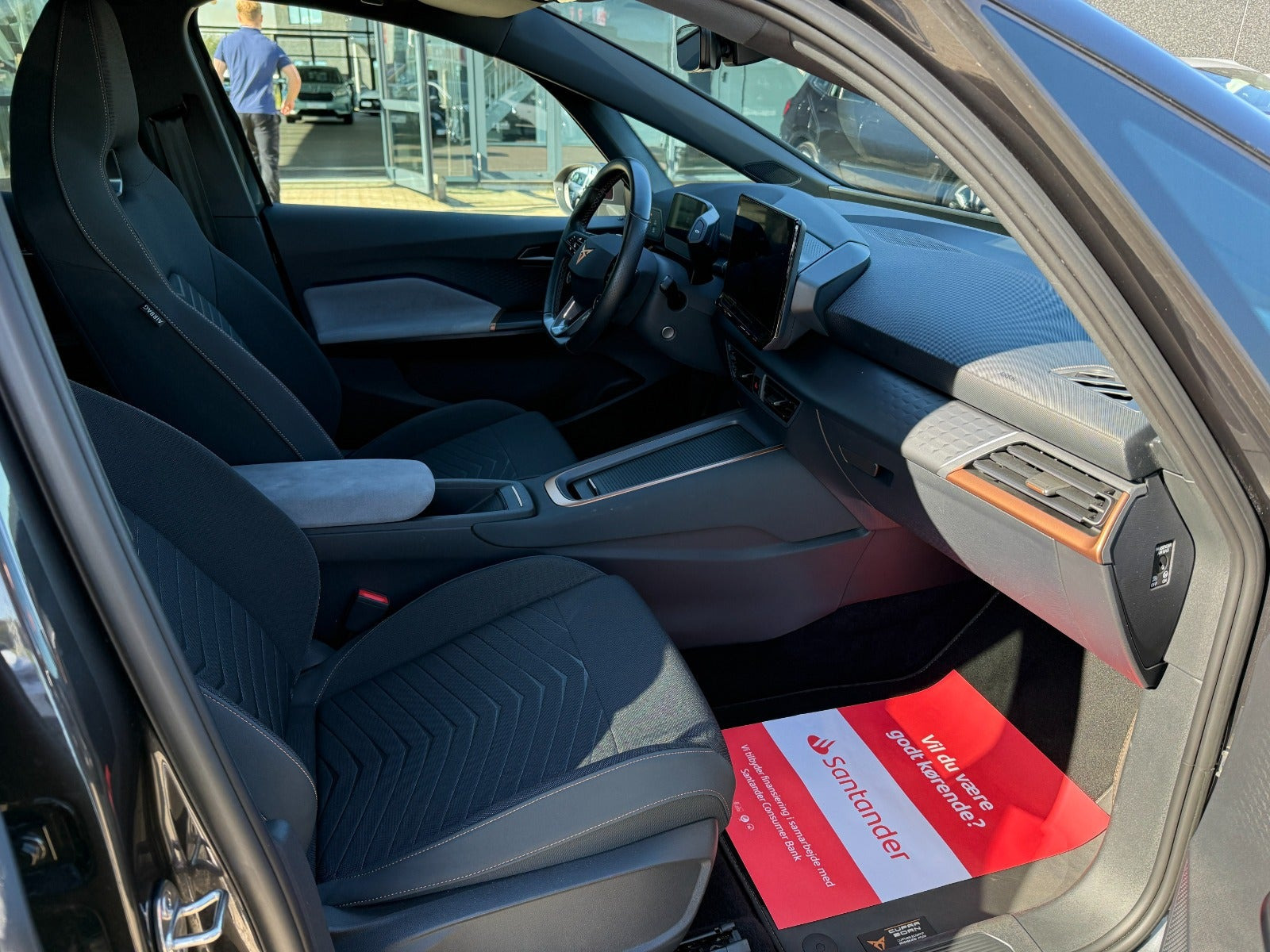 Grå Cupra Born fra 2023
