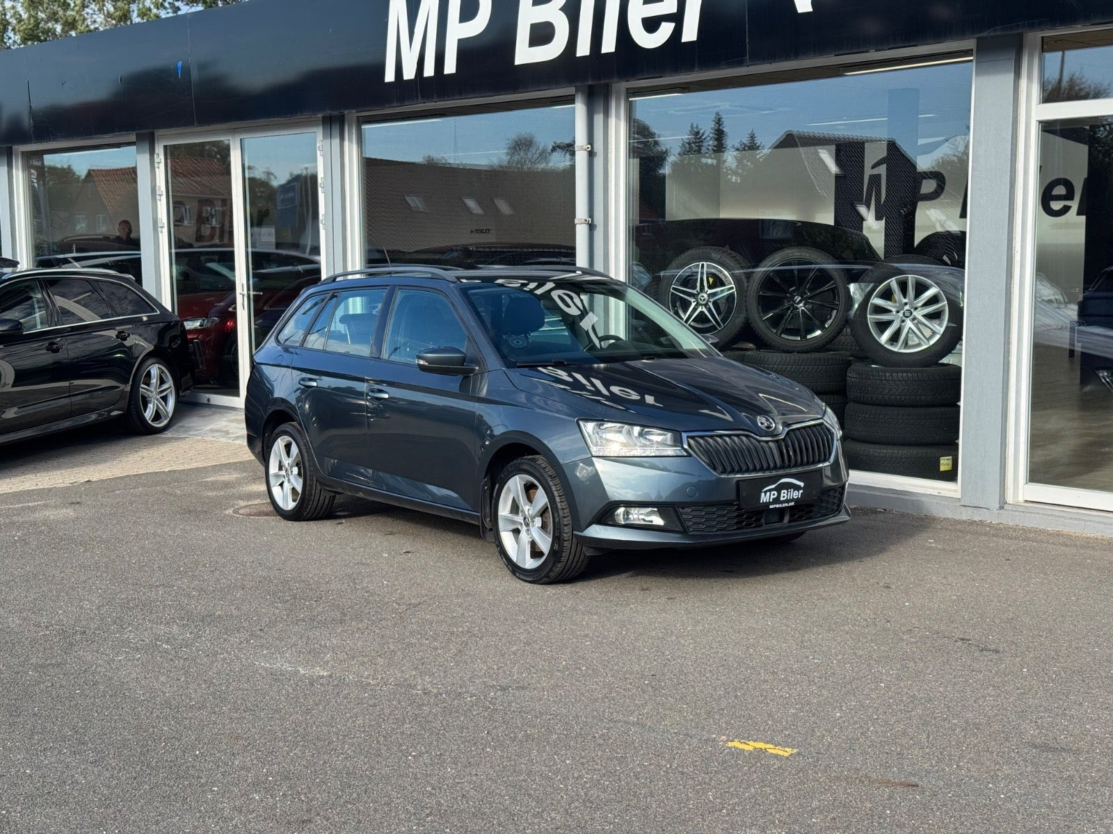 Grå Skoda Fabia fra 2019
