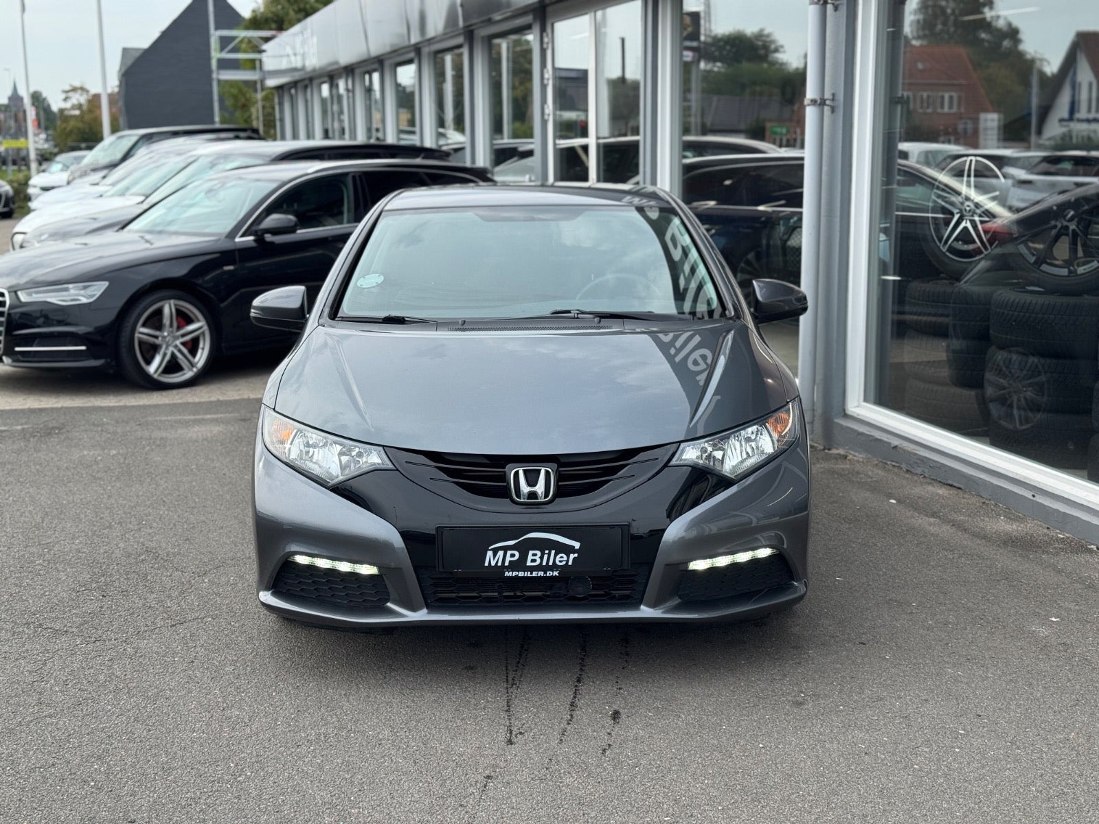 Grå Honda Civic fra 2015