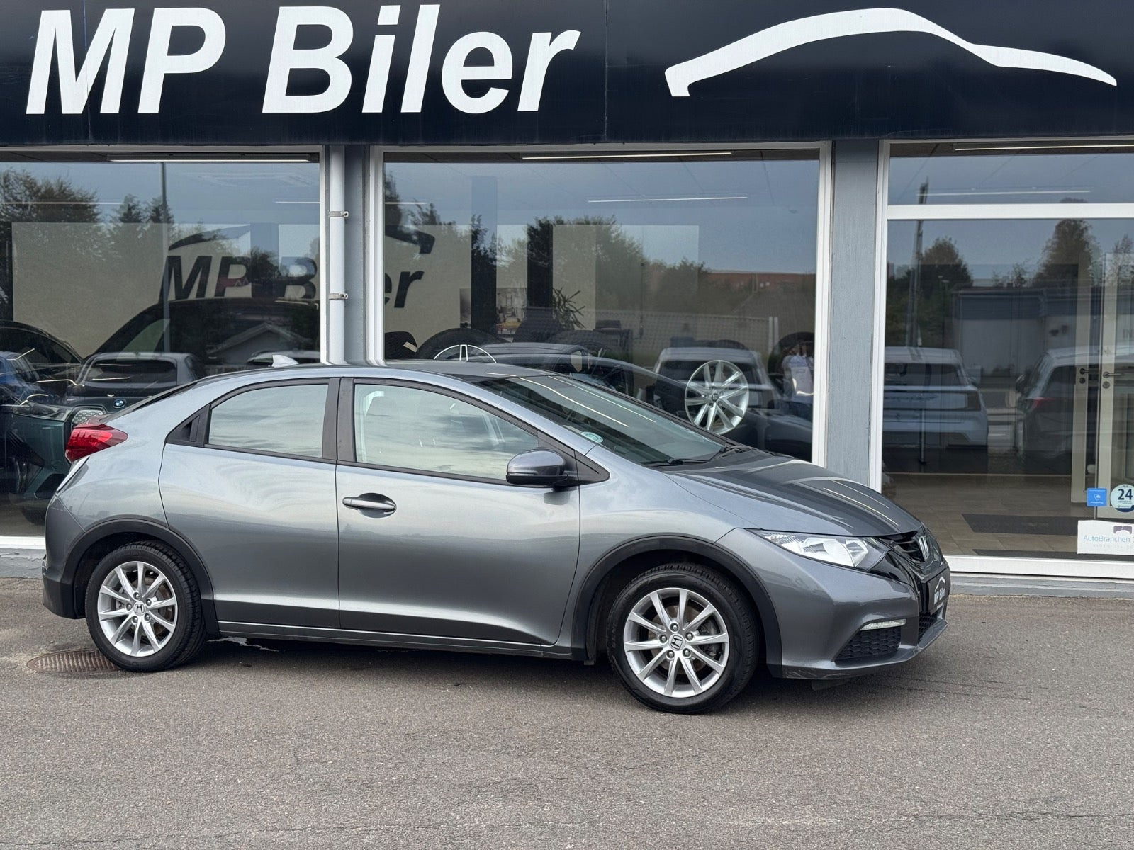 Grå Honda Civic fra 2015