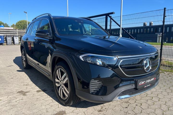 Sort Mercedes EQB300 fra 2023