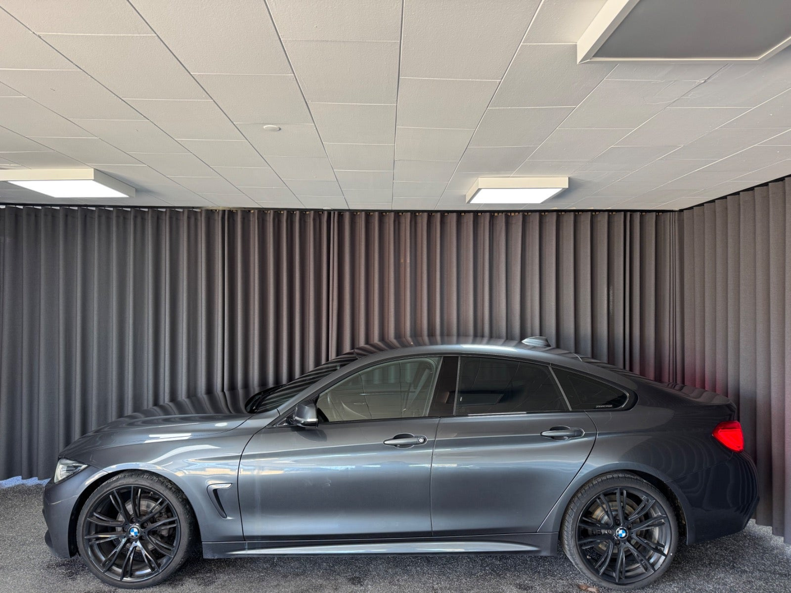 Sort BMW 420d fra 2019
