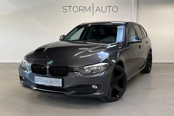 Grå BMW 320d fra 2015