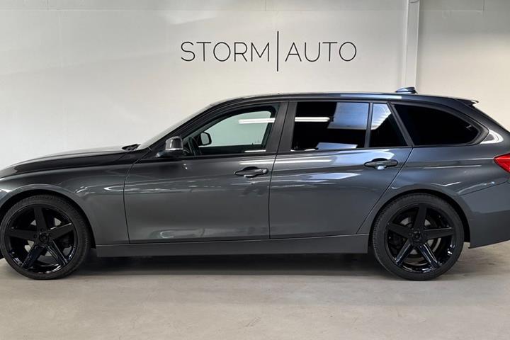 Grå BMW 320d fra 2015